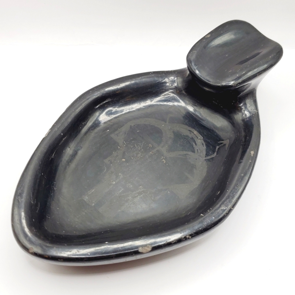 Rare Vintage Pablita Tafoya Chavarria Santa Clara Cigar ash tray